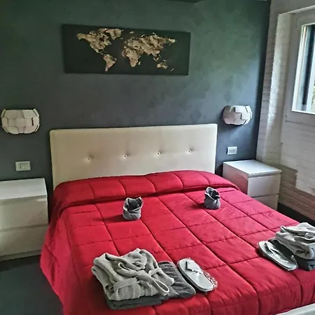 Апартаменты Lake Front House In Como