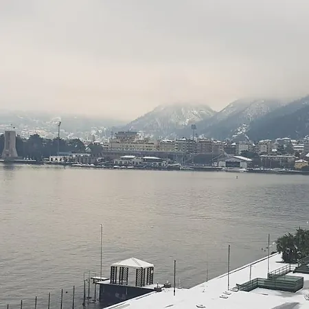 Apartment Lake Front House In Como