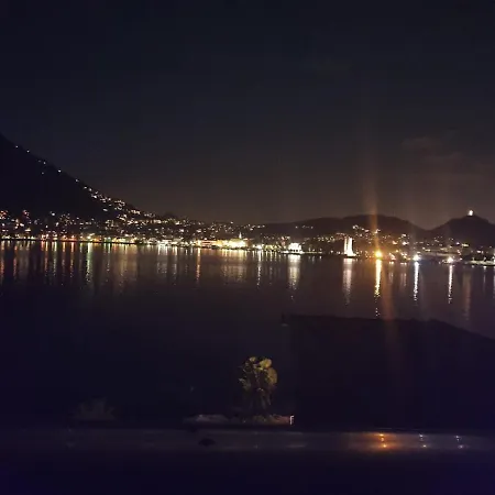 Lake Front House In Como *