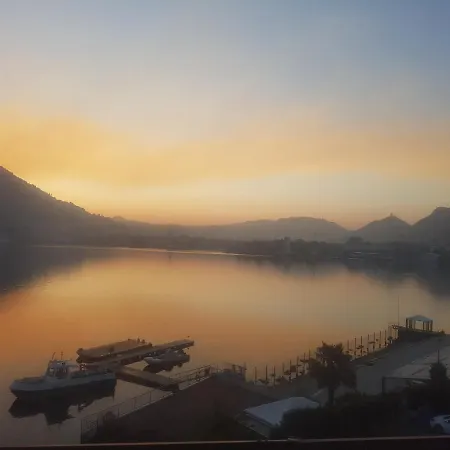 Lake Front House In Como Apartment Como